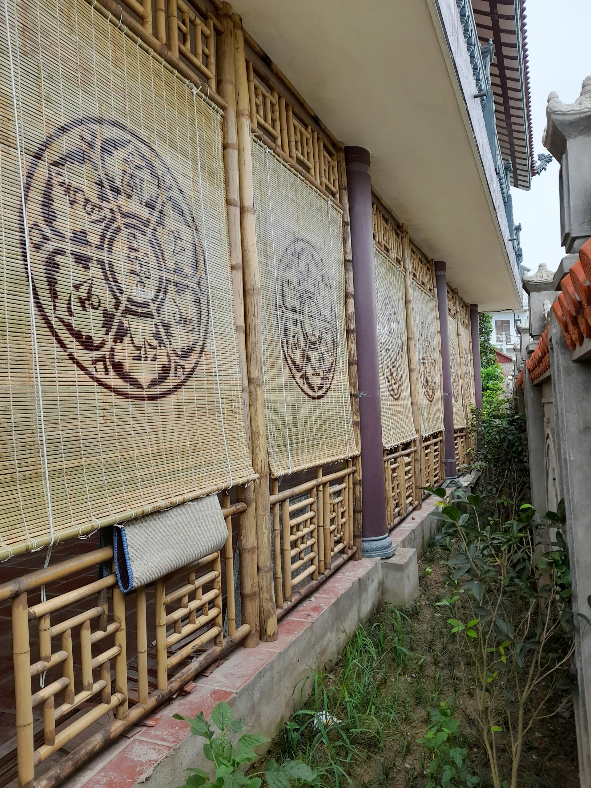 Mẫu vách trúc trang trí sân vườn 01
